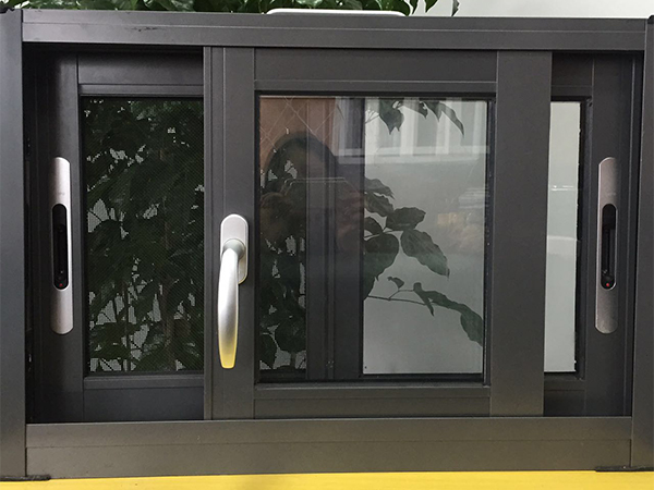 ����������